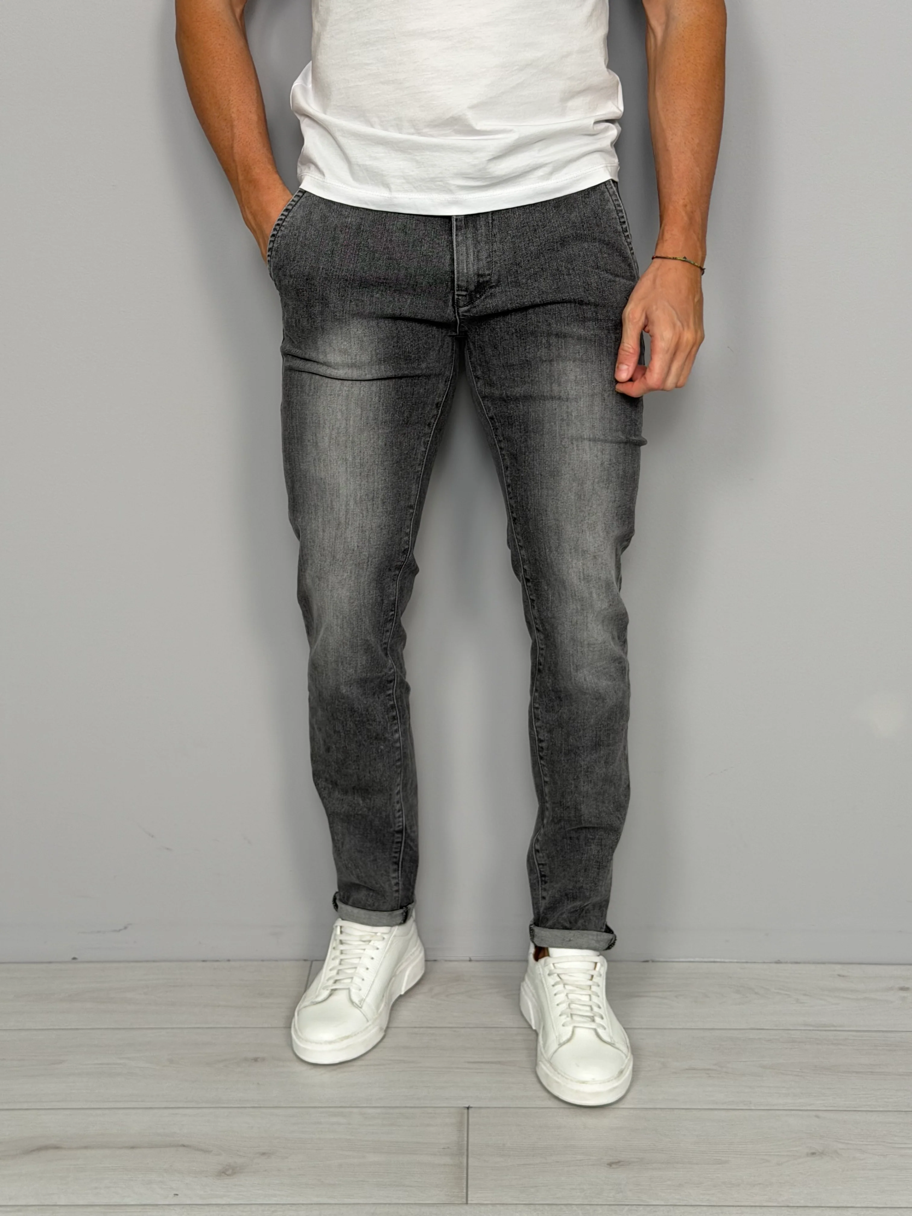 JEANS DARK DISTRICT